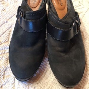 Black leather buckle heeled clogs size 6M